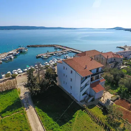 Apartament Marija - *